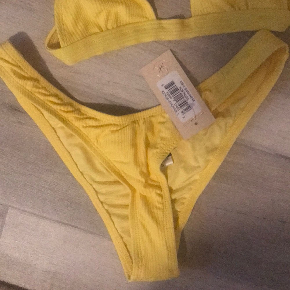 Lemon yellow ris-k kini - Picture 6 of 7